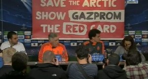 Пресс-конференция "Реала" прерывалась из-за баннера против "Газпрома"