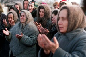 Evstafiev-chechnya-women-pray