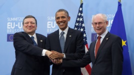 Президент Еврокомиссии Жозе Мануэл Баррозу, Барак Обама и председатель Европейского Совета Херман ван Ромпей